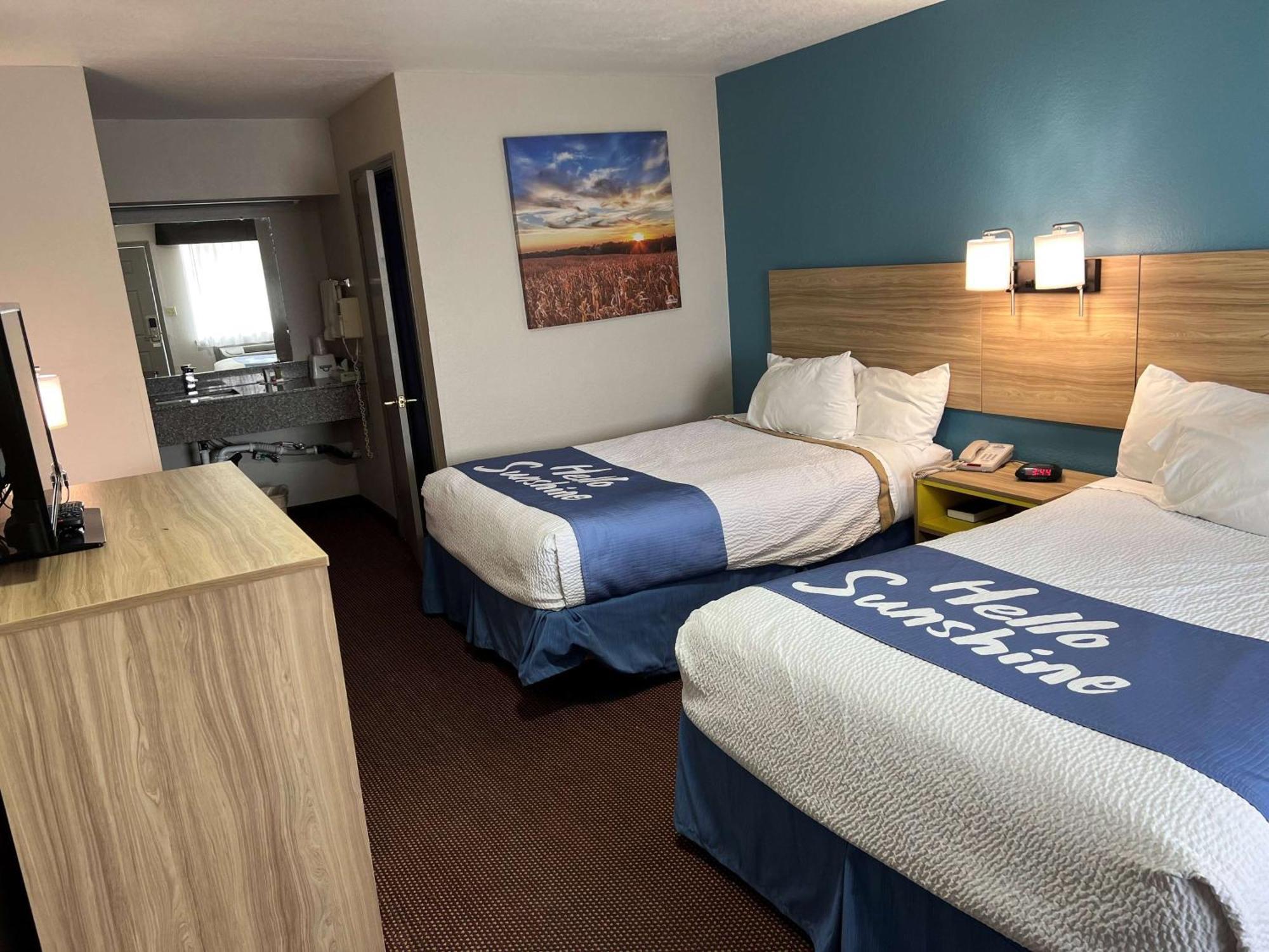 Days Inn By Wyndham Pratt Exterior foto