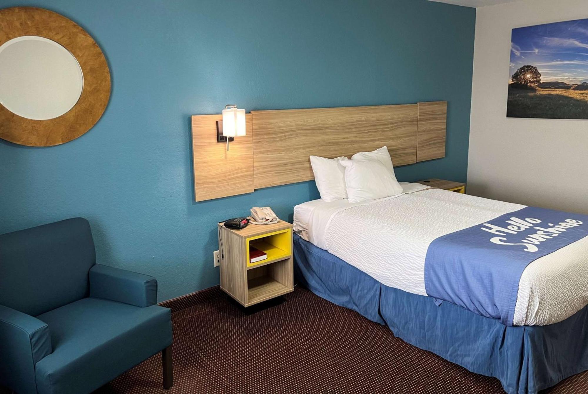 Days Inn By Wyndham Pratt Exterior foto