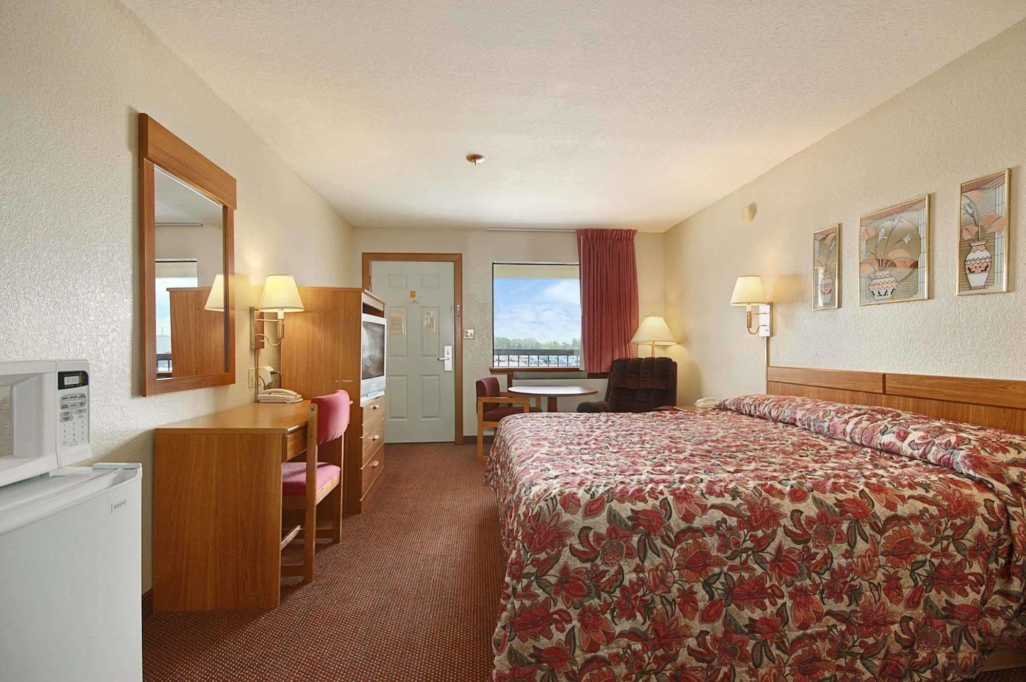 Days Inn By Wyndham Pratt Habitación foto